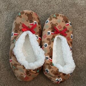 Cozy Gingerbread Women Slippers with Red Bow